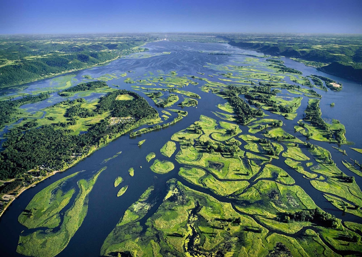 Well water sources and private well testing across US states